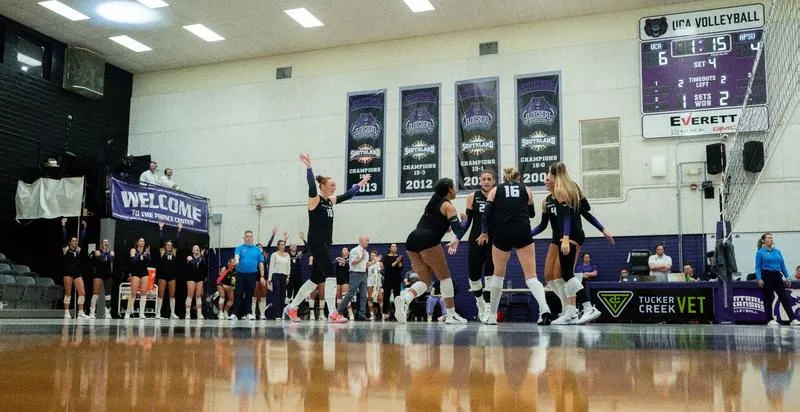 Martindale, Chaney Lead Sugar Bears Past Govs in Five-Set Thriller