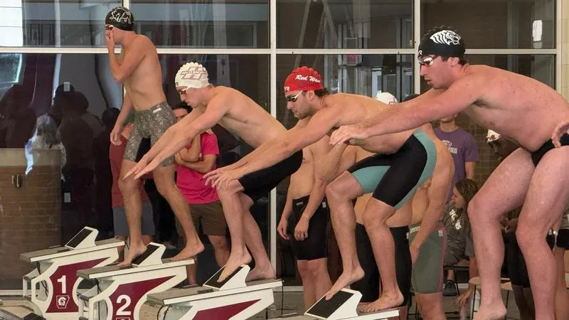 Red Wave Men Dominate, Women Finish Third at All-Arkansas Invite