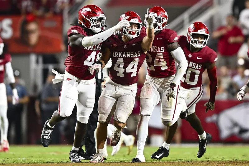 Arkansas football notebook: Ben Bogle does it all in Razorbacks' improved defensive effort vs. Tulsa