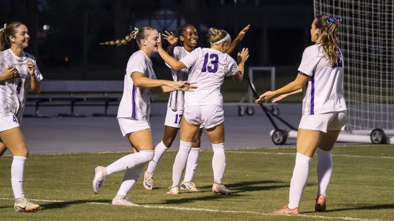 Bears Dominate Trojans in 3-0 Victory