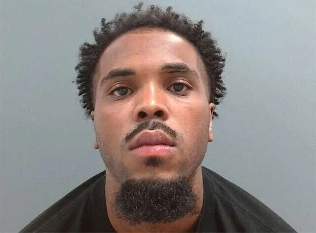Fayetteville man pleads not guilty to theft of chain, threats