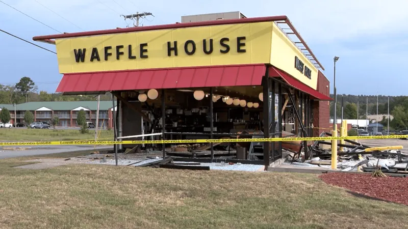 Maumelle Waffle House employee killed after car crashes into restaurant