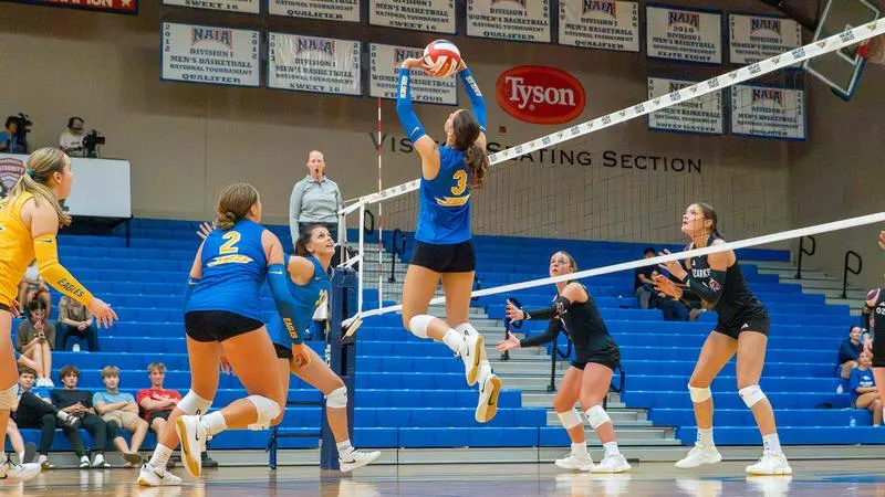 Medina Directs 3-0 Week, Earns First SAC Setter Honor