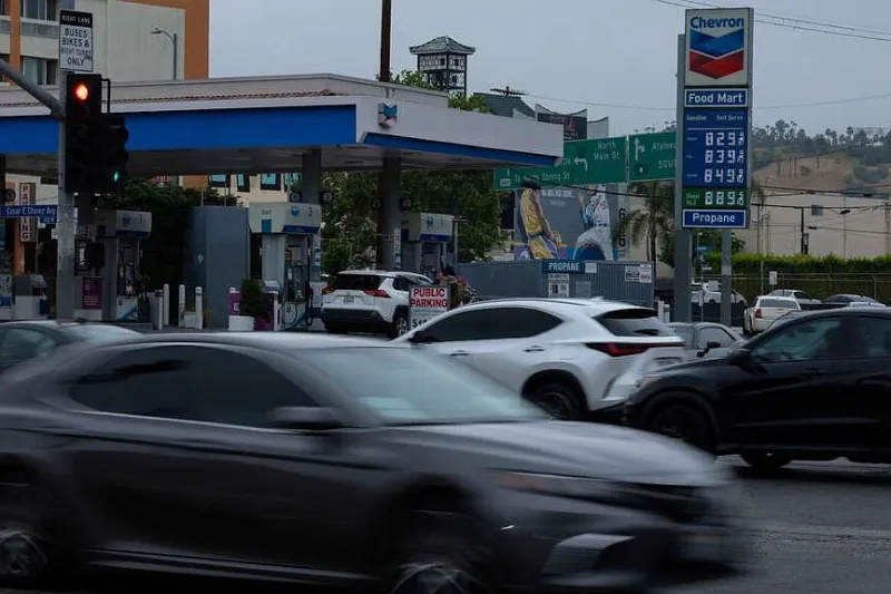 Sanders issues order allowing use of dyed diesel on highways