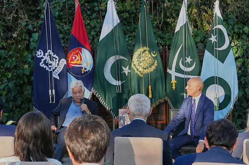 Pakistan signals defense of Saudis