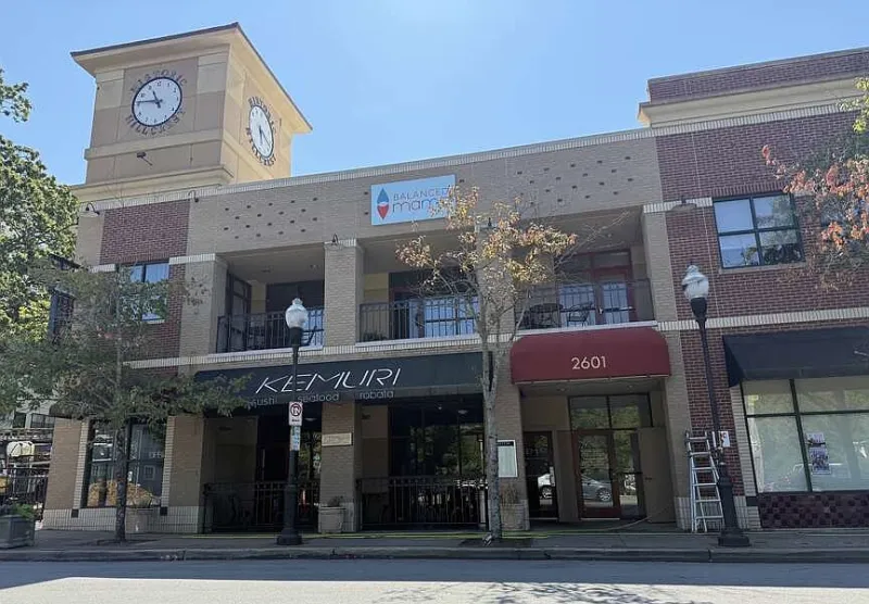RESTAURANT TRANSITIONS: Grilled Sandwich Co. adds weekend brunch; Kemuri reported for lease
