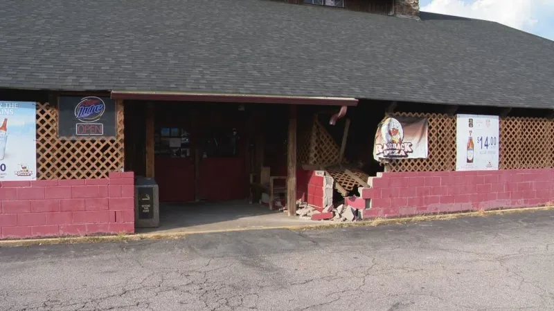 Car crashes into Razorback Pizza next to Waffle House in Maumelle