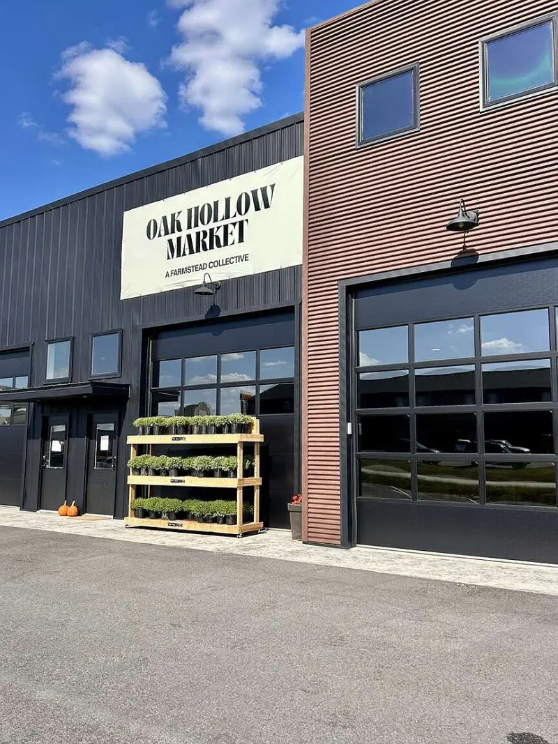 LET'S EAT! | OPINION: Just north of the border, Oak Hollow Market is worth a stop