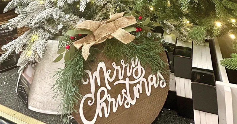 Online holiday sales expected to top $275 billion in 2026