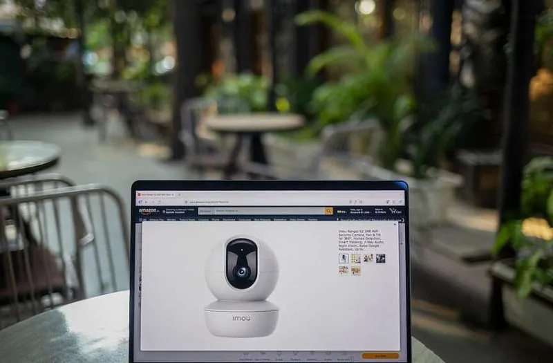 Retailers investigate India camera sales