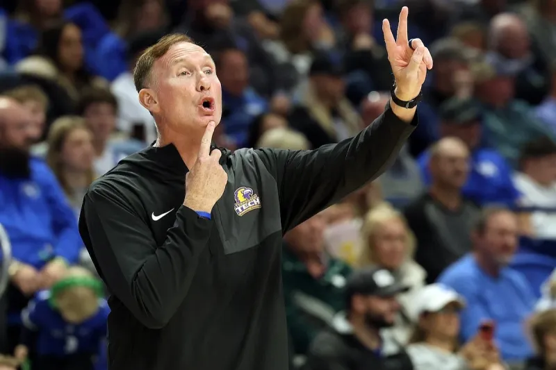 Former Arkansas basketball coach John Pelphrey hired as Kentucky's director of player development