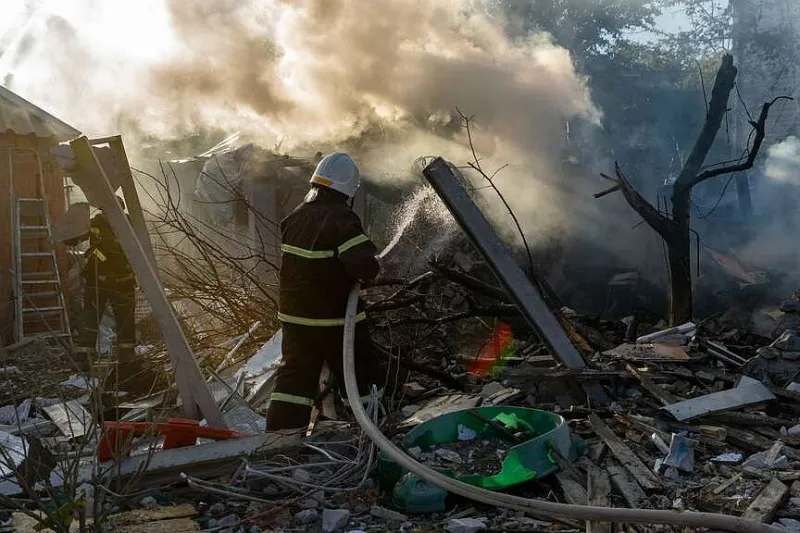 Russian attacks close 3 bridges