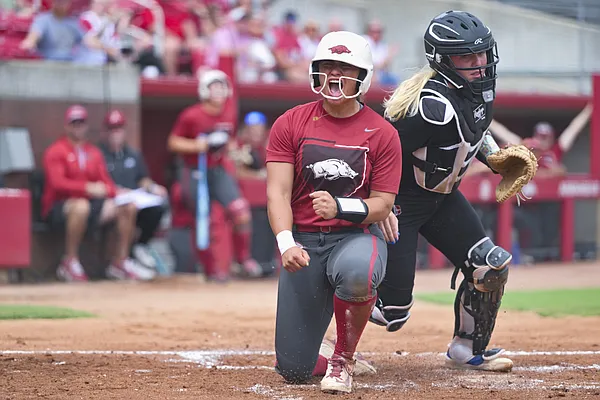 LIVE SCORE UPDATES & ANALYSIS: Arkansas softball exhibition vs. Tulsa