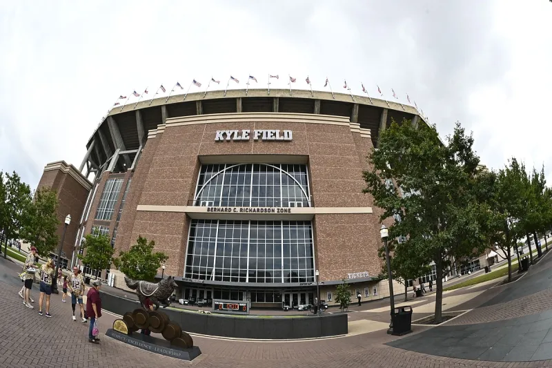 LIVE SCORE UPDATES & ANALYSIS: Arkansas football at Texas A&M