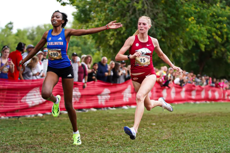 Braelyn Combe wins Chile Pepper 5k, Razorbacks claim team title