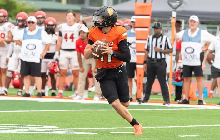 Football Erases First-Half Deficit to Down Schreiner in Hill Country