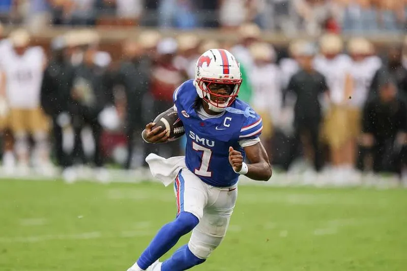 Kevin Jennings accounts for 3 TDs as No. 21 SMU holds off Boston College 25-16