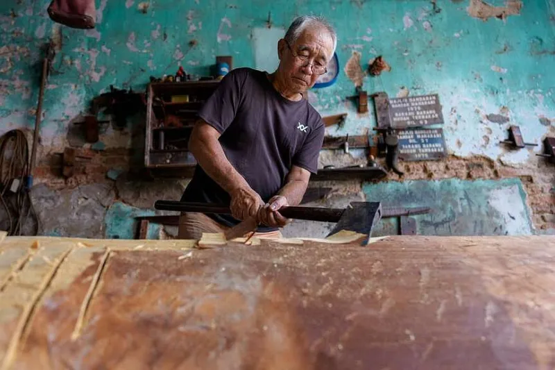 Maker of traditional Chinese coffins ponders future