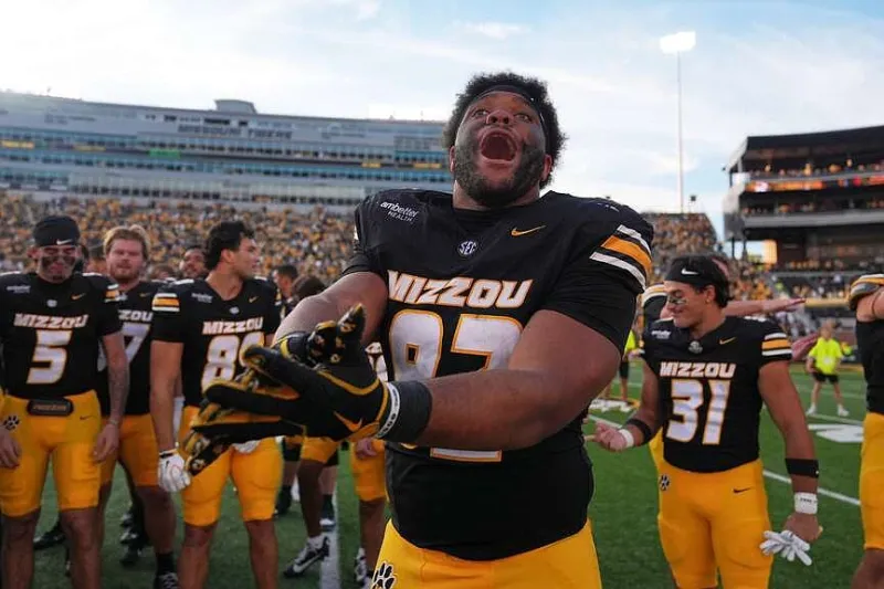 Missouri up to No. 14, Texas stays No. 1 in AP poll