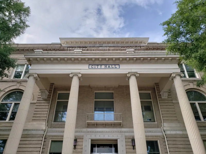 Little Rock board votes to fund construction of city employees' health clinic