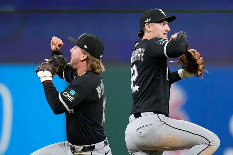 White Sox surge past Guardians 4-3 to take 2-0 lead in ALDS, move within 1 win of ALCS