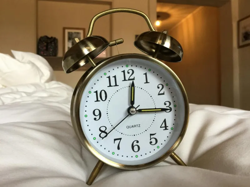 Standard vs. Daylight: The Great American Time Change Debate