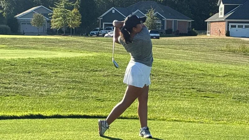 Women's Golf Climbs Leaderboard, Falls in Playoff at Grace Shin Invitational