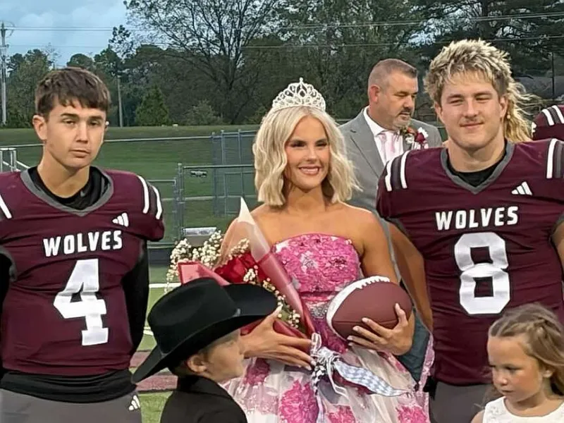 Wolves crown new queen