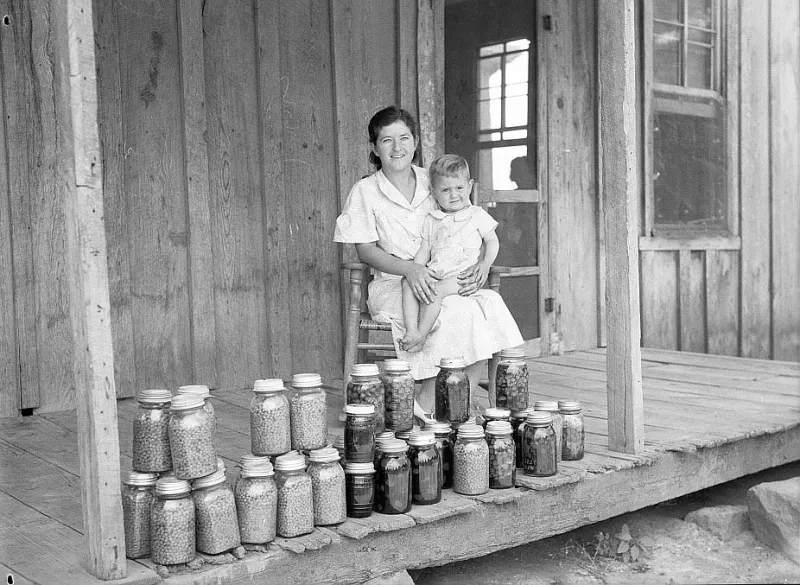 FYI Calendar: Black and white photo exhibit depict Great Depression in Arkansas