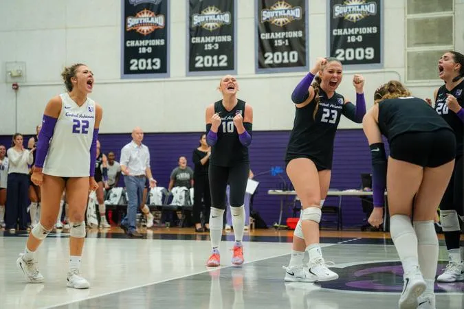 Sugar Bears Storm Back for Five-Set Win Over Texans
