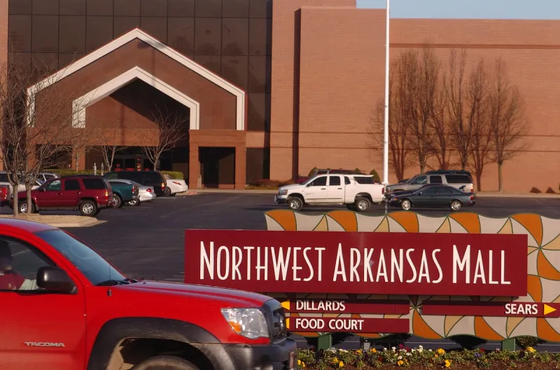 Toys R Us store set for Fayetteville mall