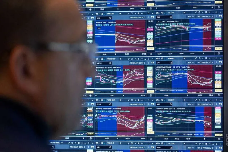 US stock market finishes out week on a high note