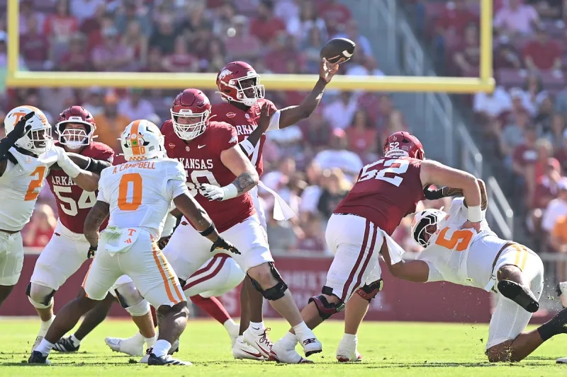 LIVE SCORE UPDATES & ANALYSIS: Arkansas football vs. Tennessee
