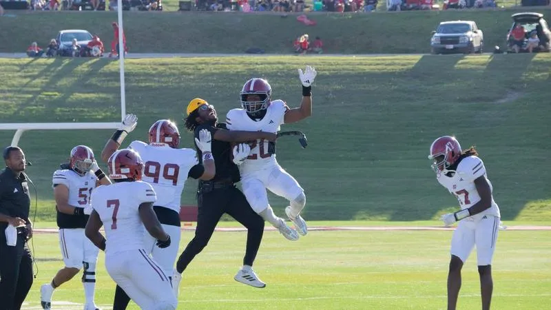 Reddies Handle Rangers, Improve to 6-0