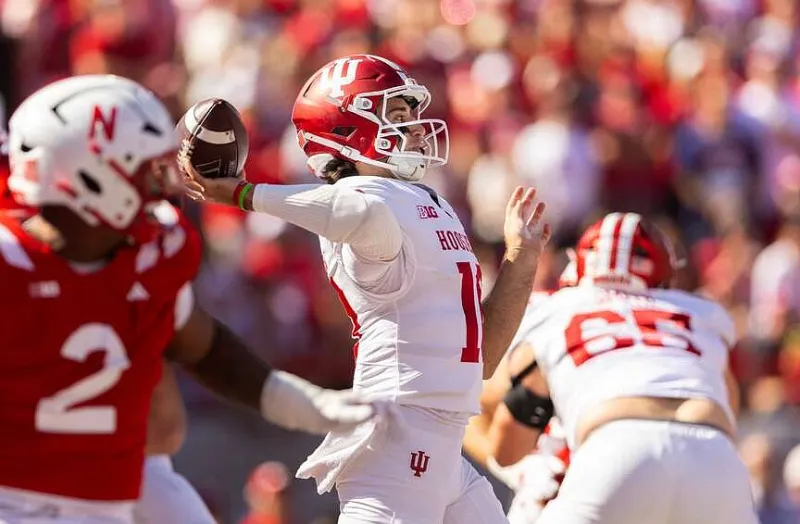 Josh Hoover, Nick Marsh lead No. 7 Indiana to a 20-17 come-from-behind victory over Nebraska