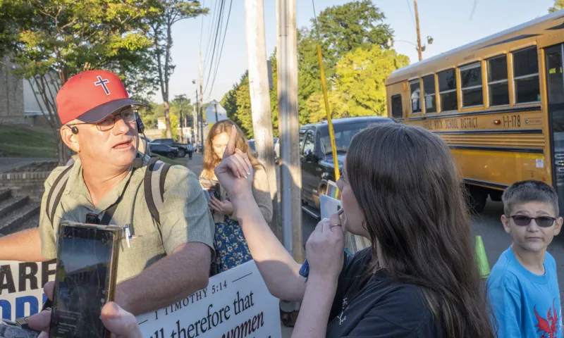 LR Central students give sidewalk abortion protesters a shrill and hostile reception