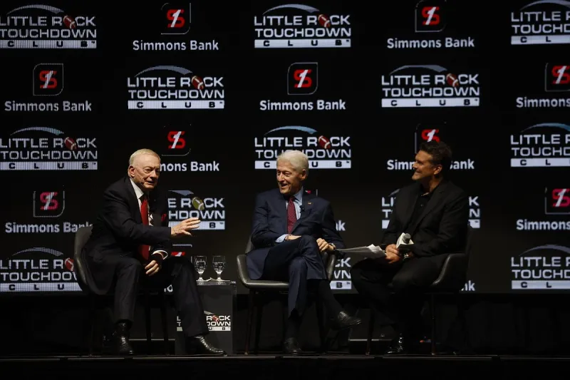Dallas Cowboys owner Jerry Jones donates $10 million to Clinton Presidential Center