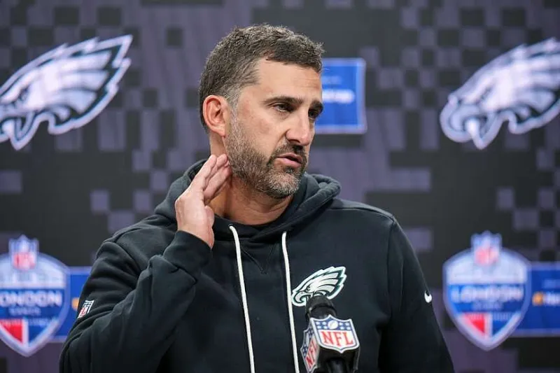 Eagles and Commanders make poor decisions that cost them wins during tough week for NFC East