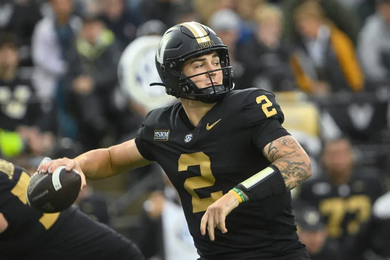 Arkansas football facing second consecutive young QB in Vanderbilt's Jared Curtis
