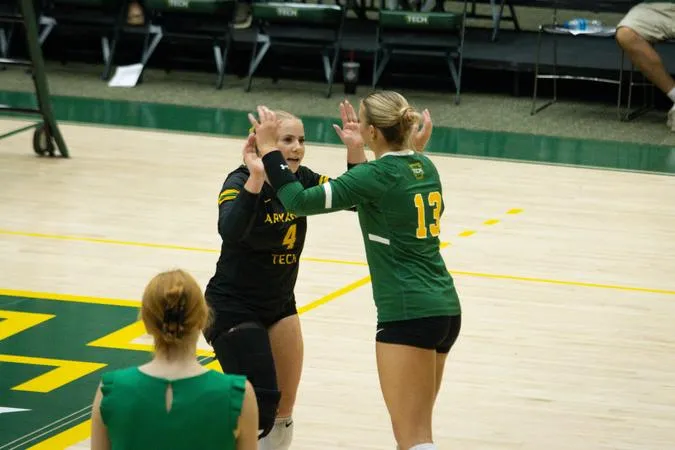 Golden Suns head west for conference matchup pairs