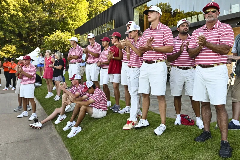 Arkansas men's golf climbs to No. 1 in national rankings