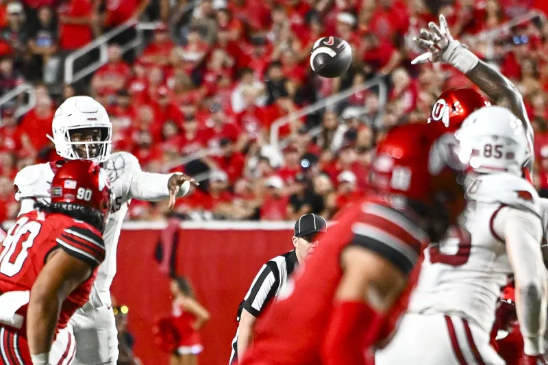 Arkansas football notebook: Why does KJ Jackson have so many passes batted down?