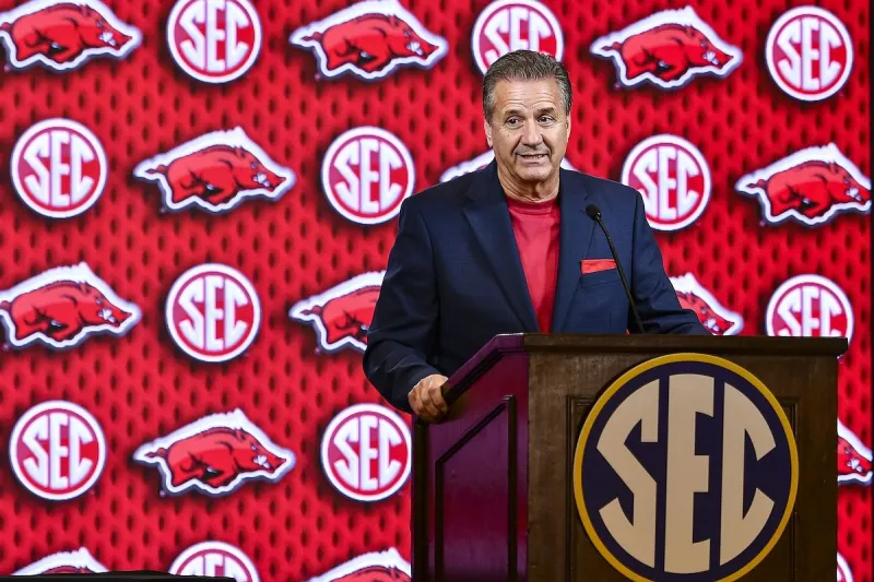 Arkansas basketball notebook: John Calipari voices support for athletics director Hunter Yurachek