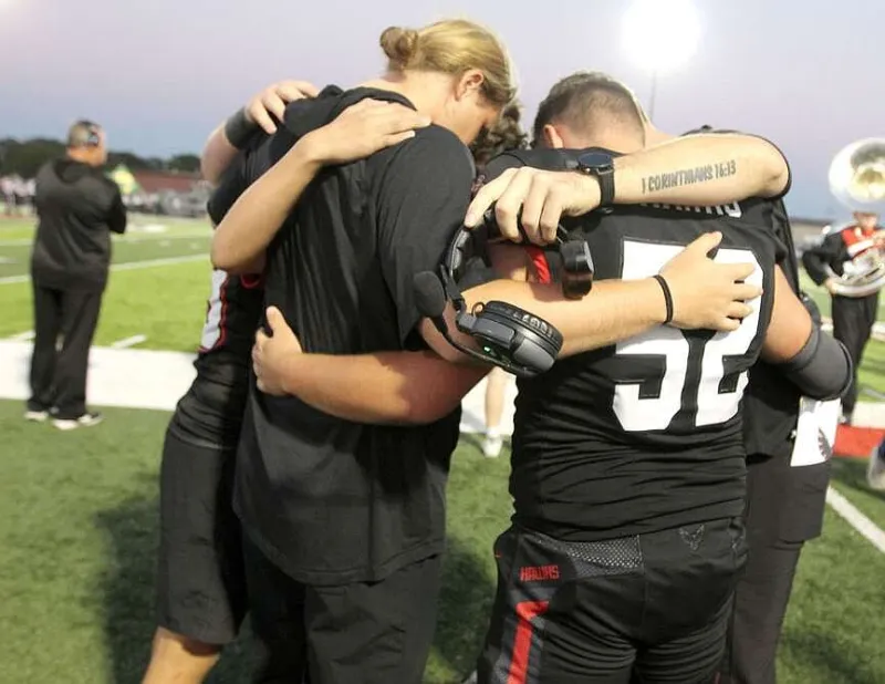 Blackhawks defeat Alma on Homecoming night; Hargiss runs Pea Ridge past Alma