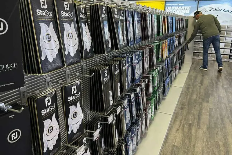 Retail sales rose 0.8% last month