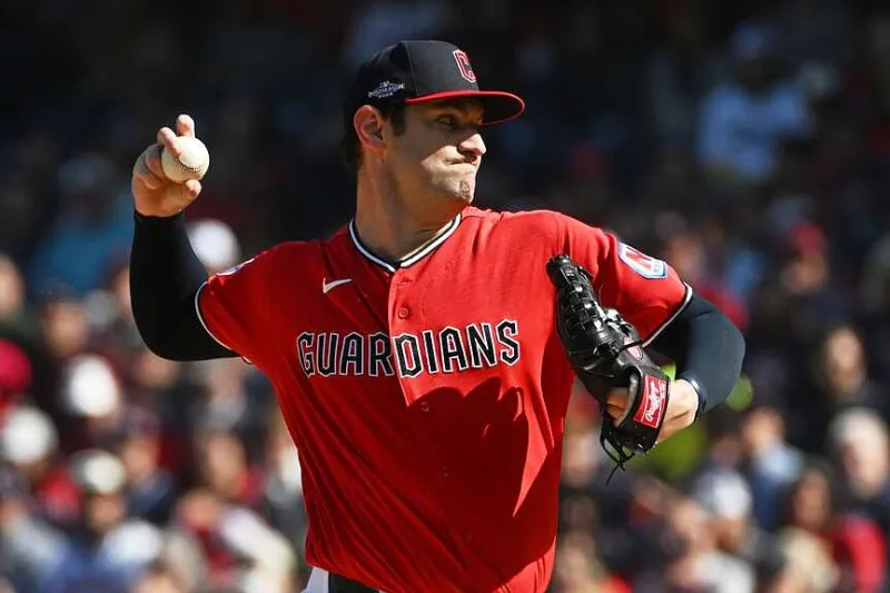 Halpin's go-ahead homer flips Game 3 as Guardians beat Rays 3-2 for 2-1 AL Championship Series lead