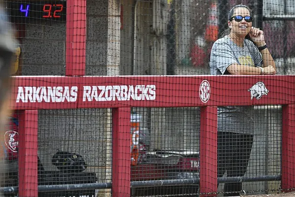 LIVE SCORE UPDATES & ANALYSIS: Arkansas softball exhibition vs. Oklahoma State