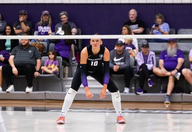 Chaney Makes History, Carnathan and Brandsma Post Double-Doubles in Win Over Texans
