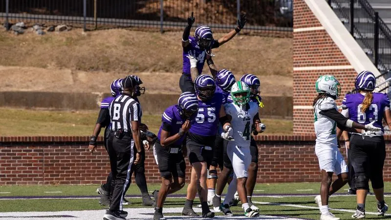 TIGERS ROLL PAST WEEVILS, 62-10