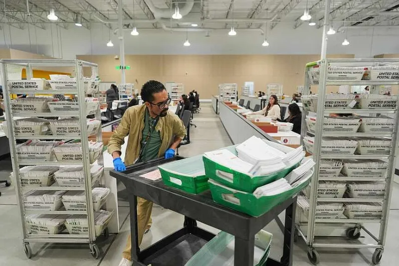 California ballot officials at legal risk, DOJ warns